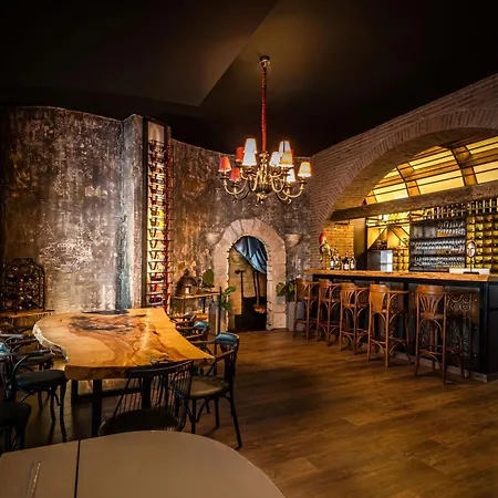 Amelius Pool In Caesar Spa, Long