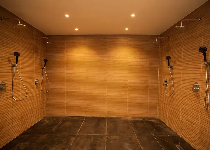 Amelius Pool In Caesar Spa, Long アパート *