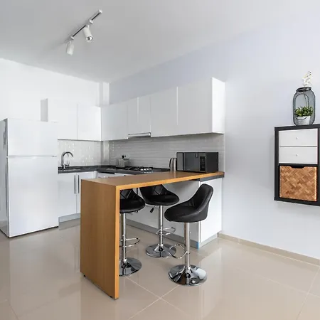 Apartman Amelius Pool In Caesar Spa, Long