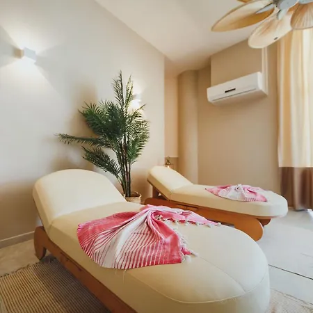 Amelius Pool In Caesar Spa, Long *