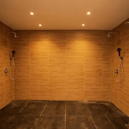 Amelius Pool In Caesar Spa, Long Apartamento *