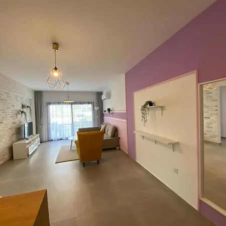 Amelius Pool In Caesar Spa, Long Apartment *