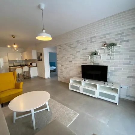 Amelius Pool In Caesar Spa, Long Apartment Perivolia tou Trikomou