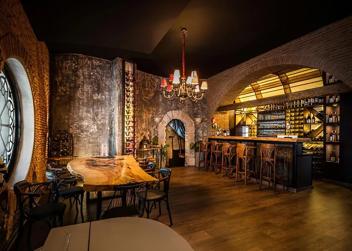 Amelius Pool In Caesar Spa, Long